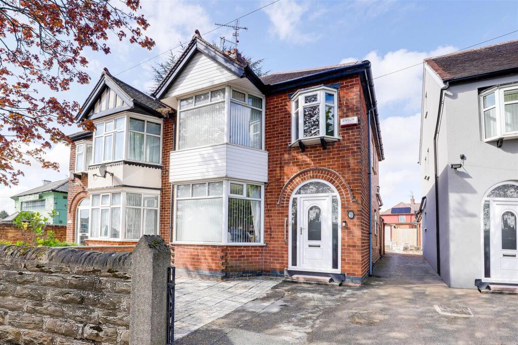 3-bed semi-detached on Nuthall Road, Nottingham, NG8, £250,000