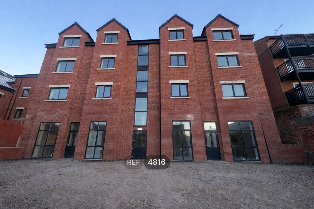 Main image of property: 15, Mansfield Street, Nottingham, NG5 4AB