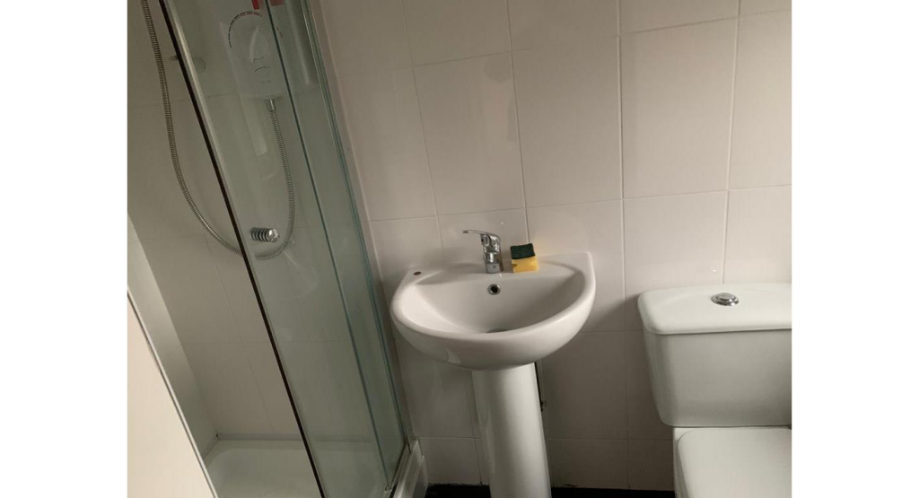 Main image of property: Room 6, 31 Highgate Road, Dy2 0SZ