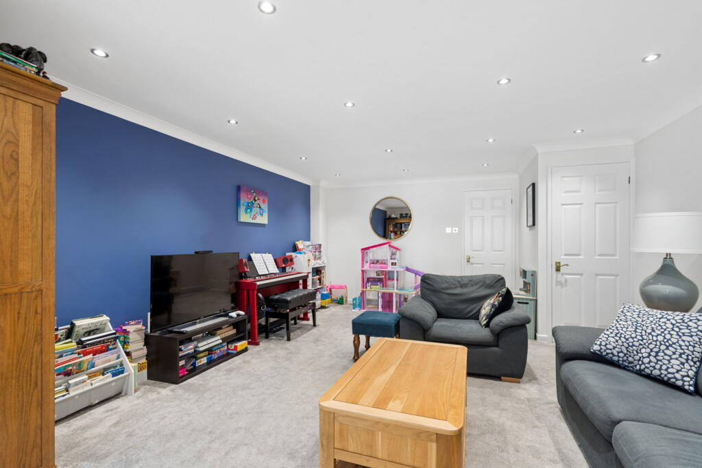 House in Watford - View 5