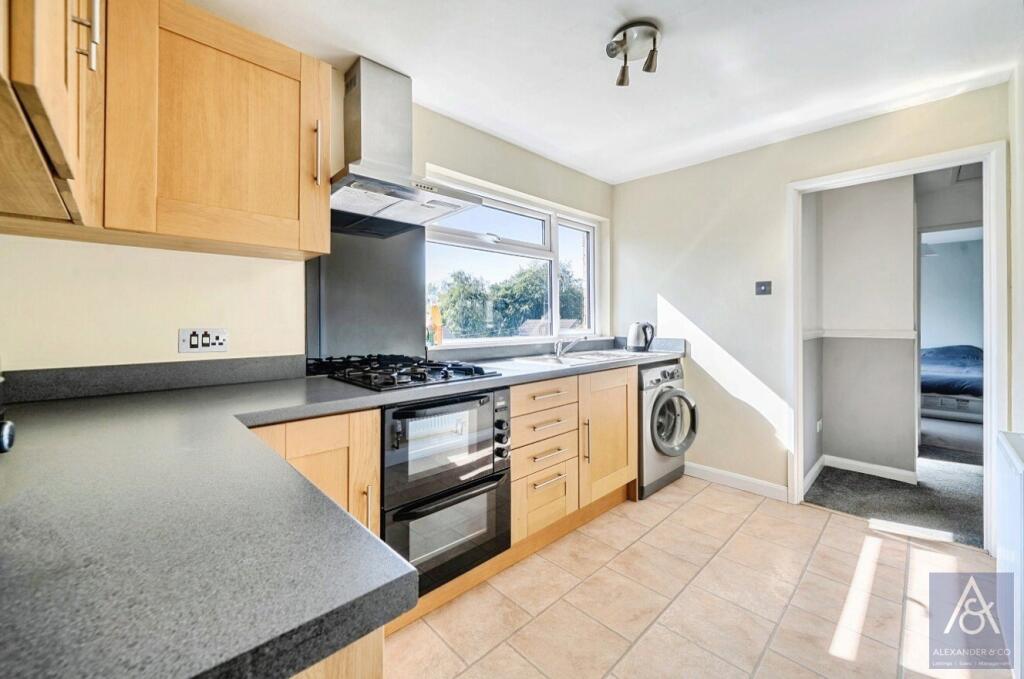 Apartment in Buckingham, Buckinghamshire - View 4