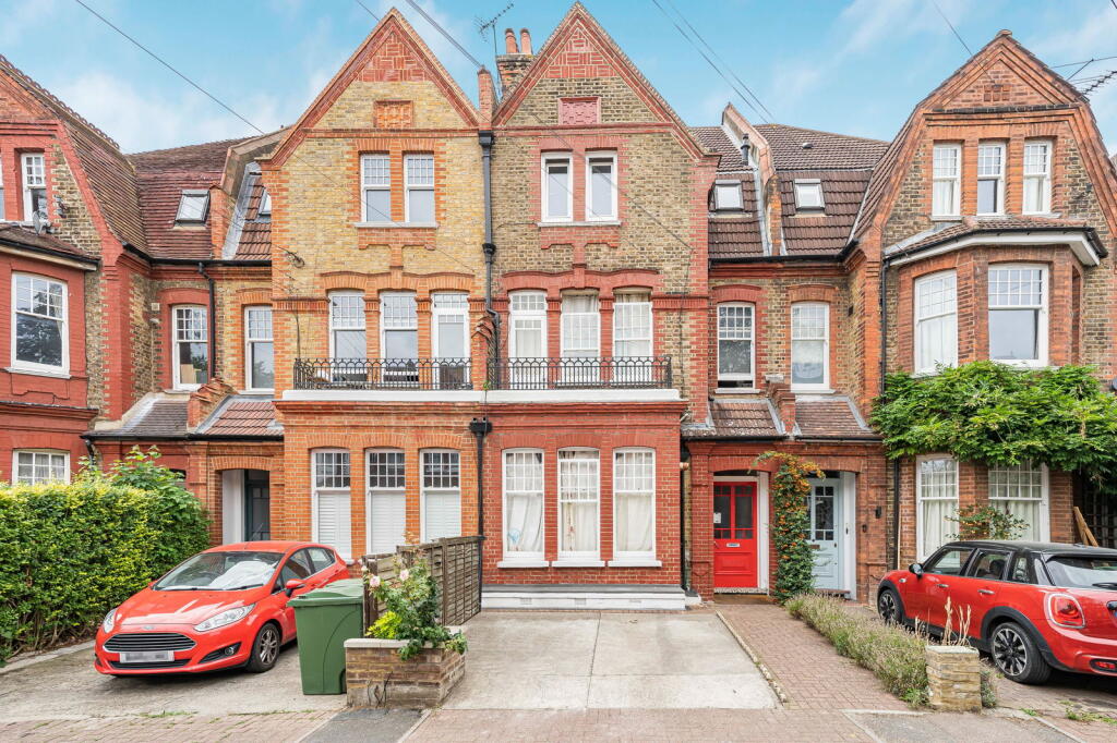 8-bed house on Ashlake Road, London, SW16, £950,000