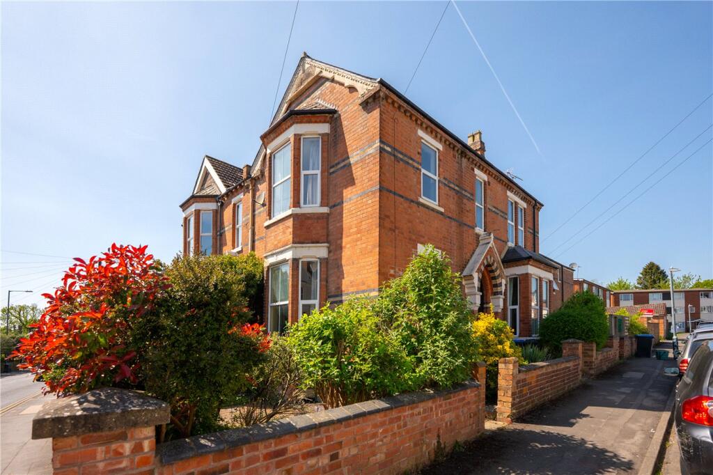 Main image of property: Fairlawn Close, Leamington Spa, Warwickshire, CV32