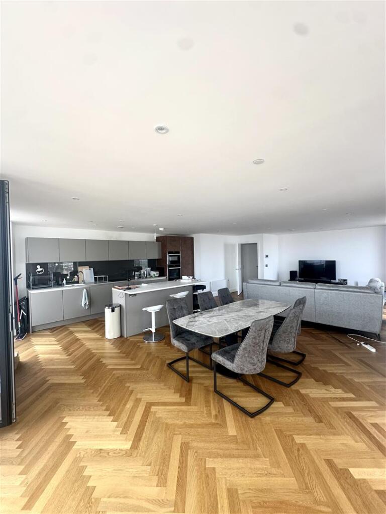 Apartment in Manchester - View 4