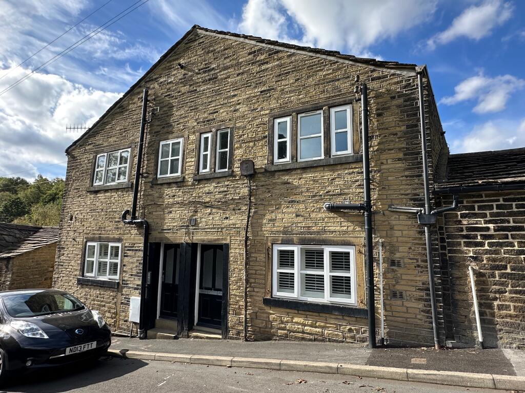 Main image of property: Apt 3,Stocks Lane, Halifax, HX2 6PR