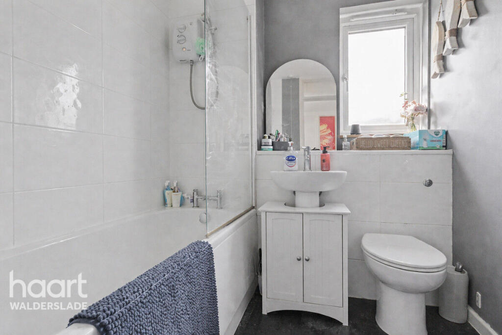 House in Chatham, Walderslade - View 5