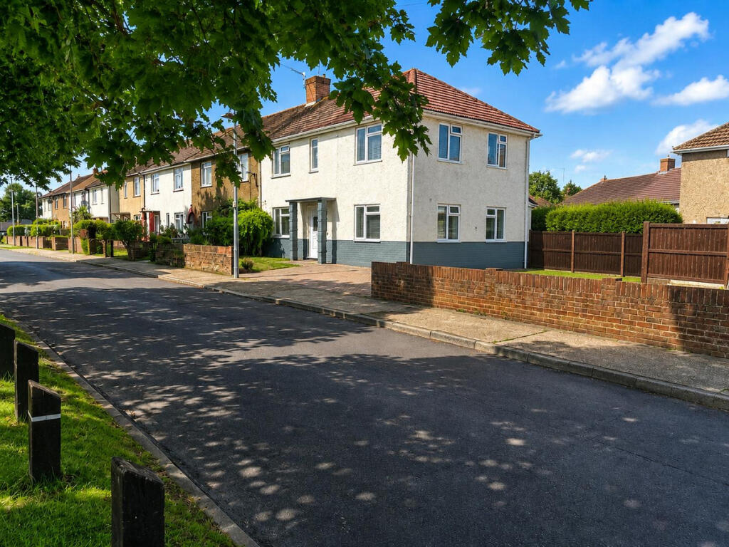 Main image of property: Barnfield Road, Faversham, ME13