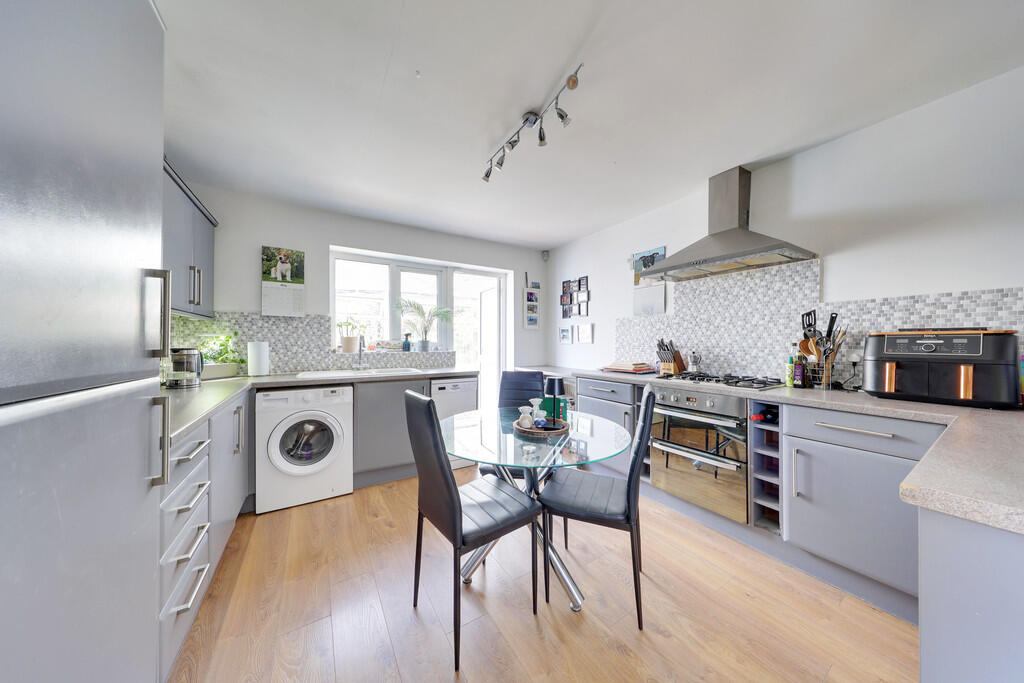 House in London - View 3
