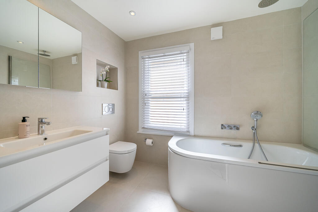 House in London - View 6