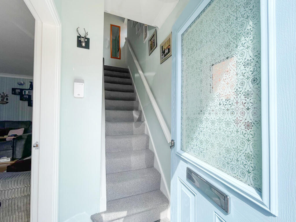 Belvedere Drive, Bredbury photo 4