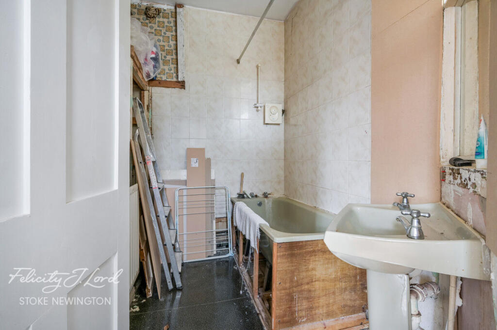 Main image of property: Gibson Gardens, London N16