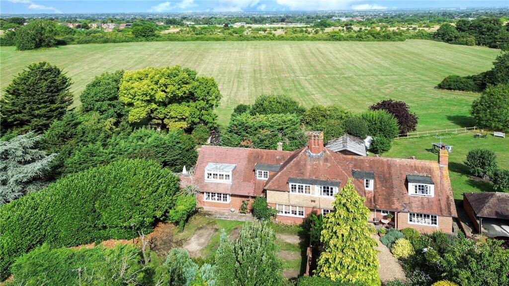 North Looe, Reigate Road, Epsom, Surrey, KT17 photo 2