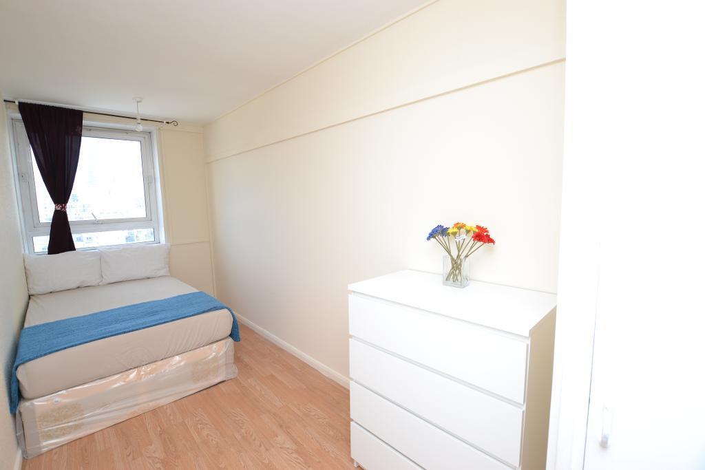 Main image of property: Knighthead Point, The Quaterdeck, Westferry Road, London, E14 8SR