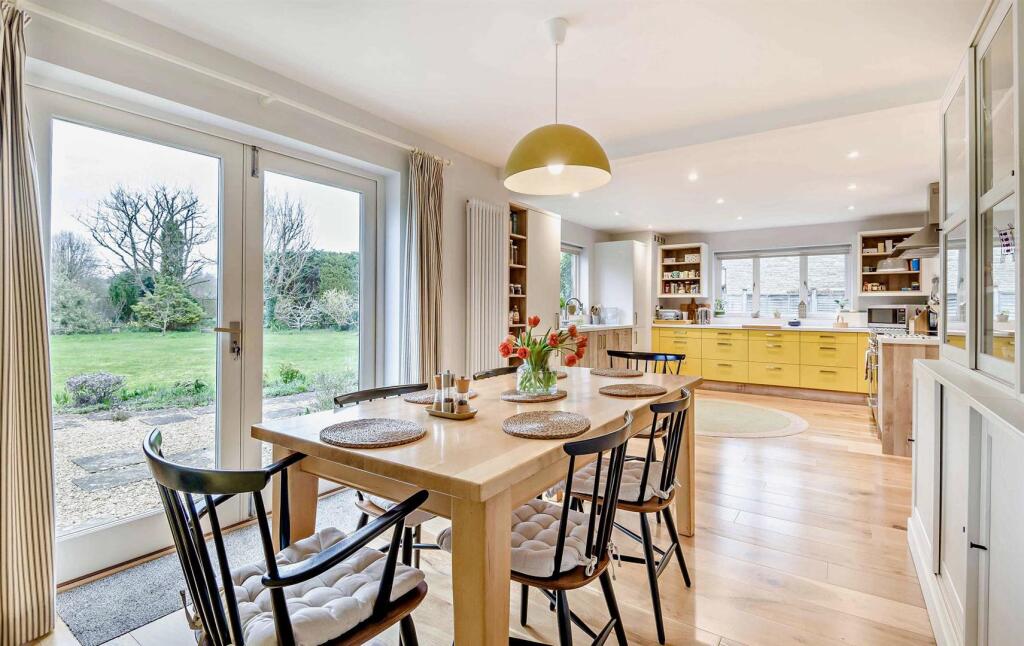 Somerford Keynes, Near Cirencester photo 3