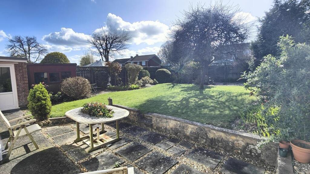 St. Catherines Crescent, Sherborne photo 4