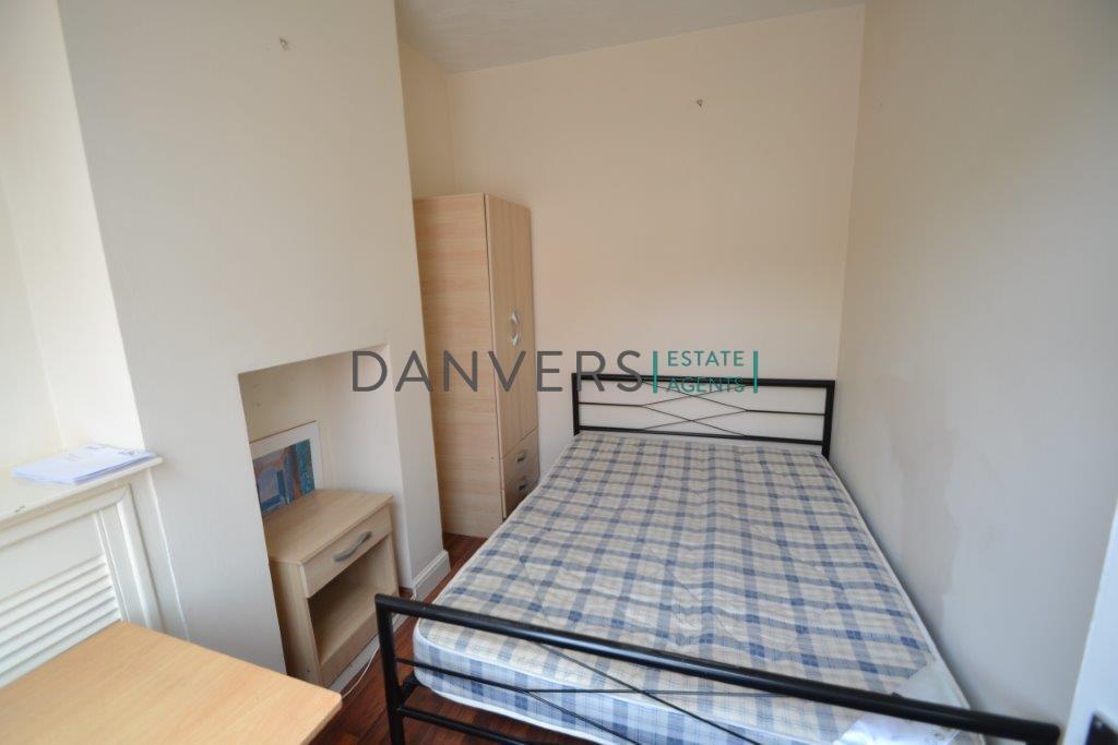 House in Leicester - View 5