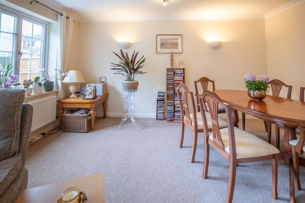 Brittens Close, Guildford, GU2 - View 6