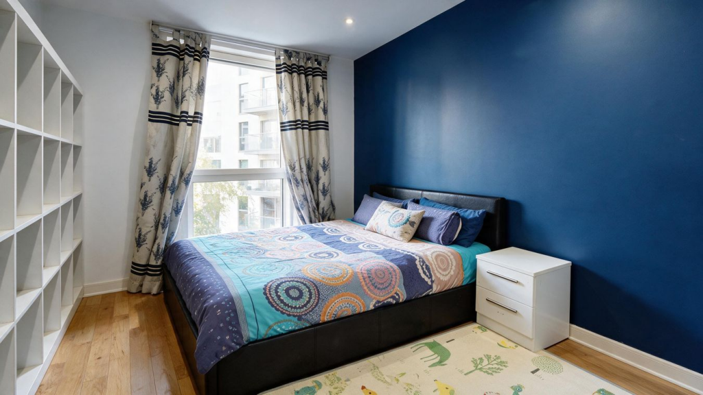 Apartment in Croydon - More