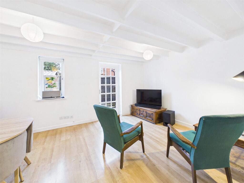Roman Road, Cheltenham, Gloucestershire, GL51 photo 4