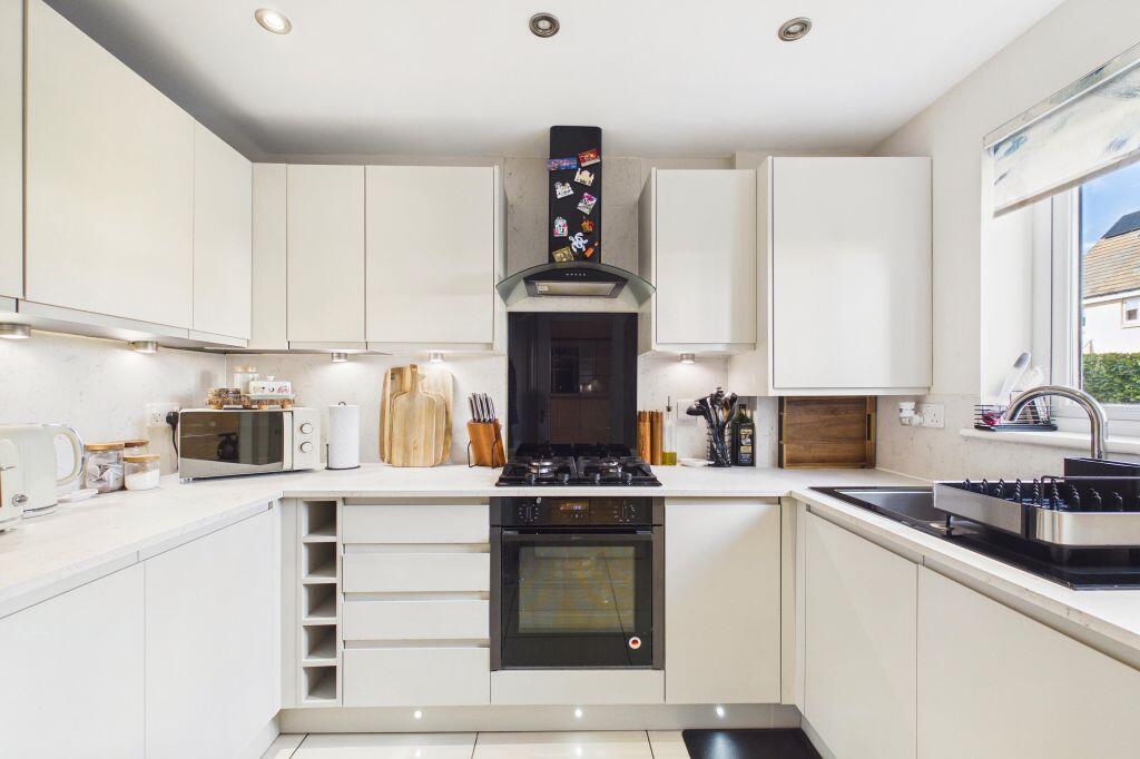 House in Bonnyrigg, Hopefield - View 4