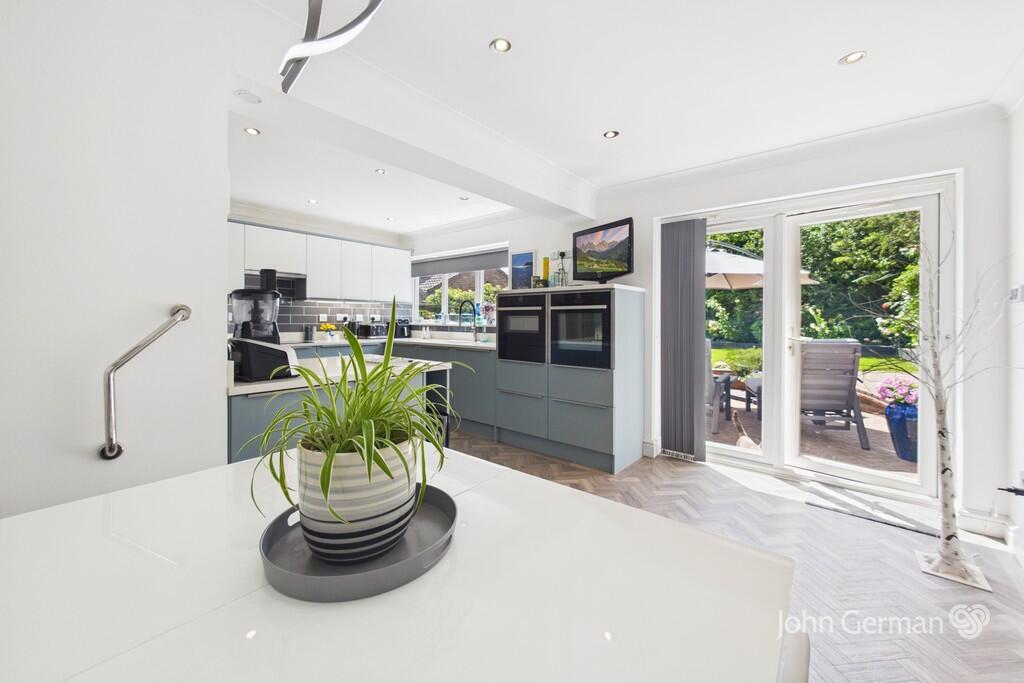 House in Stoke-on-Trent - More