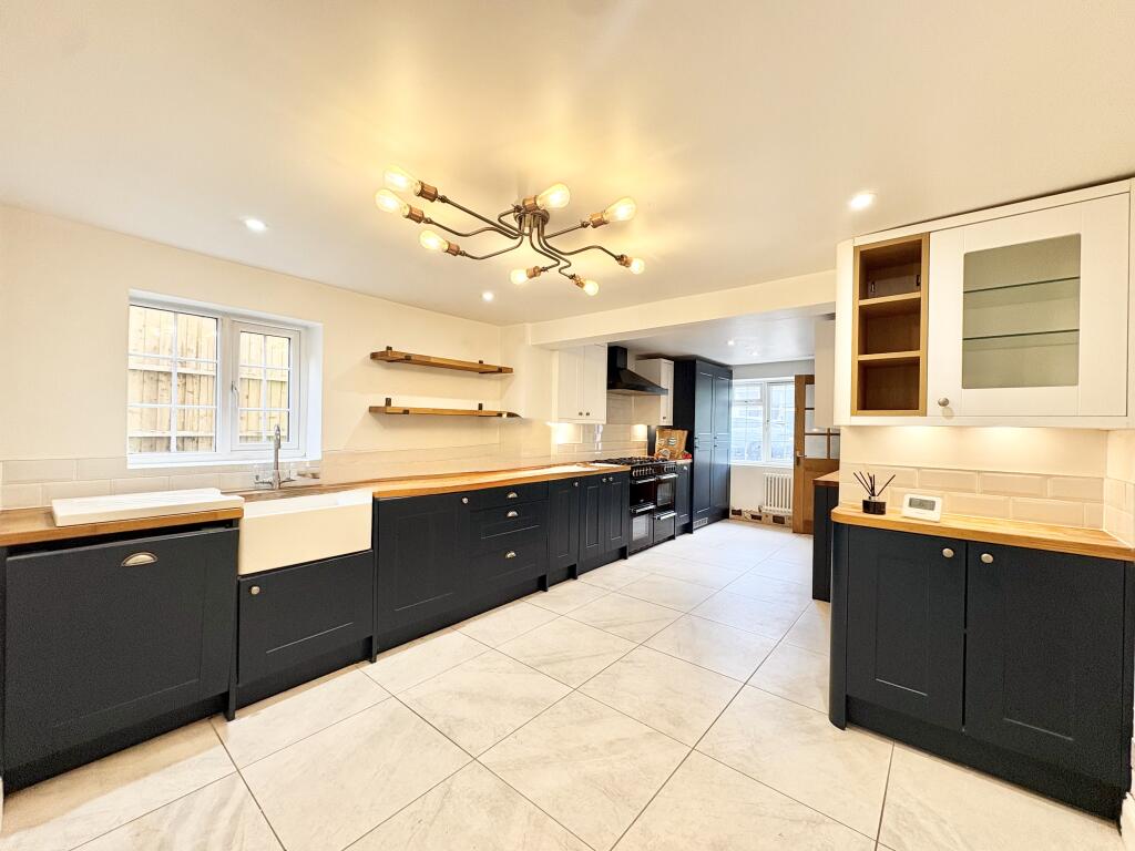 Main image of property: London Road, Purbrook