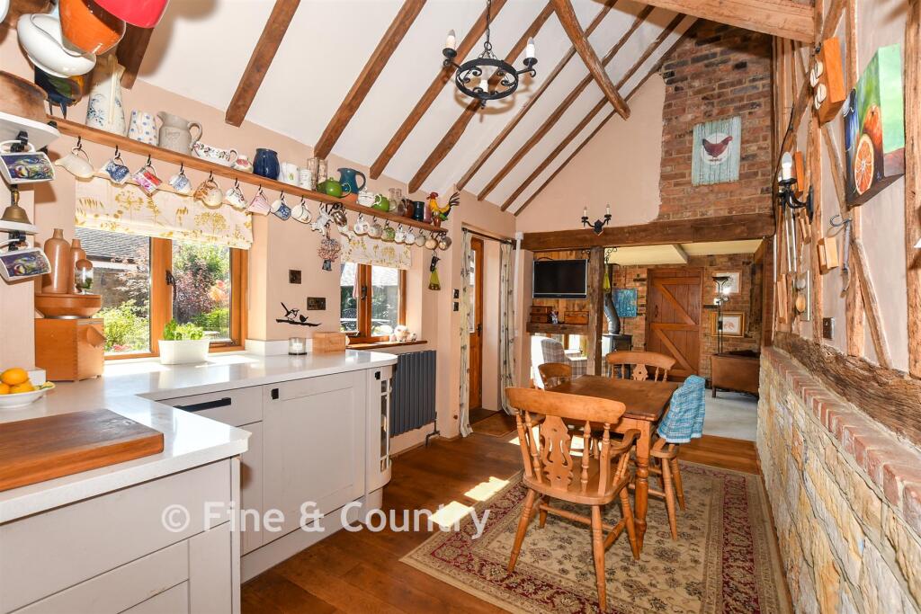 House in Tunbridge Wells, Broad Ford, Horsmonden - More