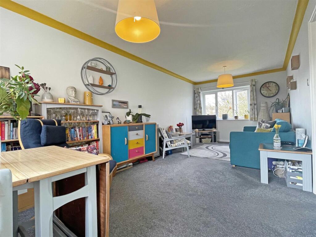 Apartment in Chelmsford, Chelmer Village, Chelmer - View 4