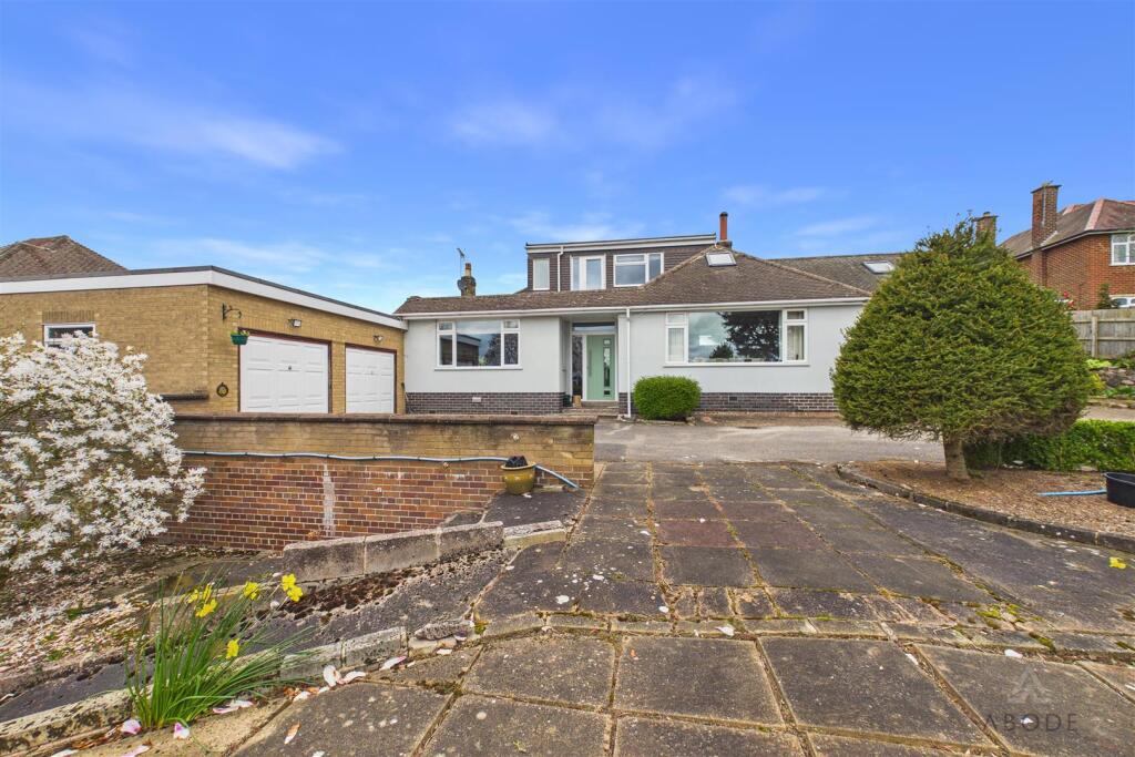 5-bed detached on Creswell Drive, Ravenstone, LE67 2AG, £675,000