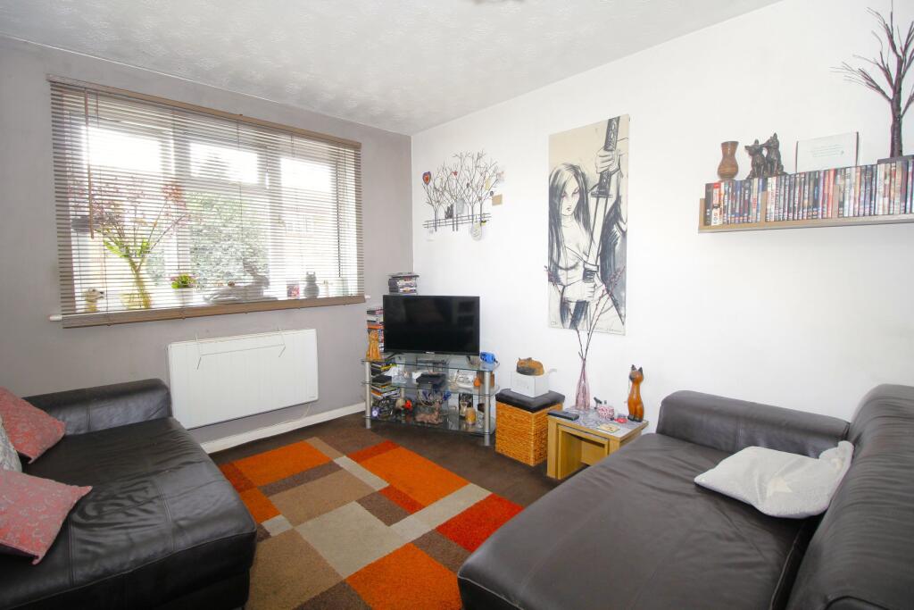 Apartment in Romford - View 4