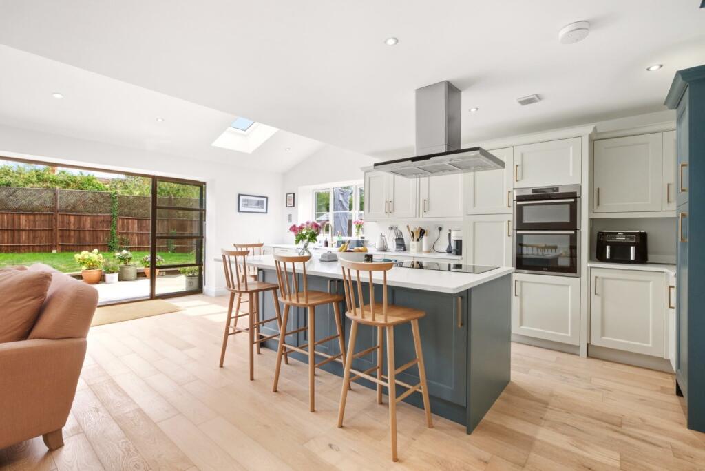 Fleetwood Gardens, Crossfields, St. Albans, Hertfordshire, AL3 photo 2