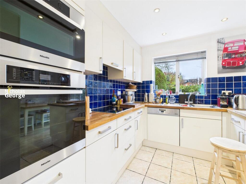 Additional image 8 of Foxes Meadow, Cotteridge, B30 1BQ