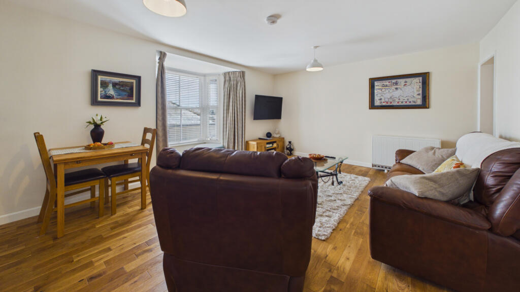 Apartment in Truro - View 5