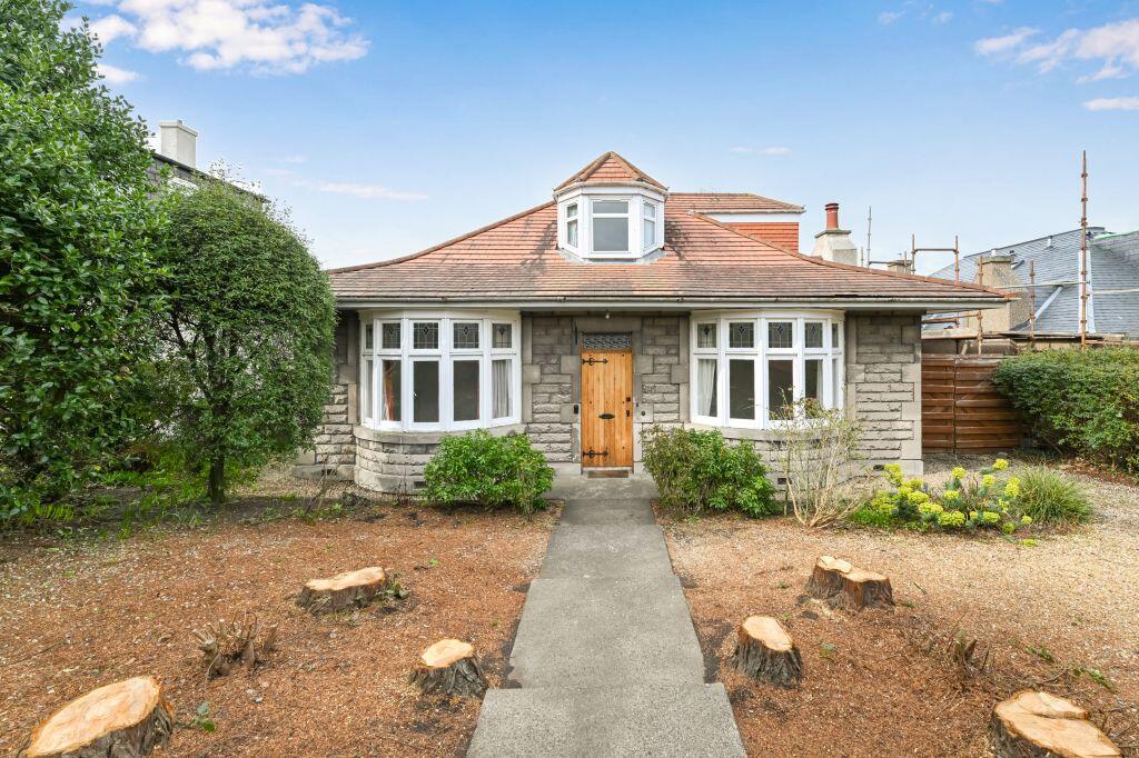 Main image of property: 392 Lanark Road, Edinburgh EH13 0LX