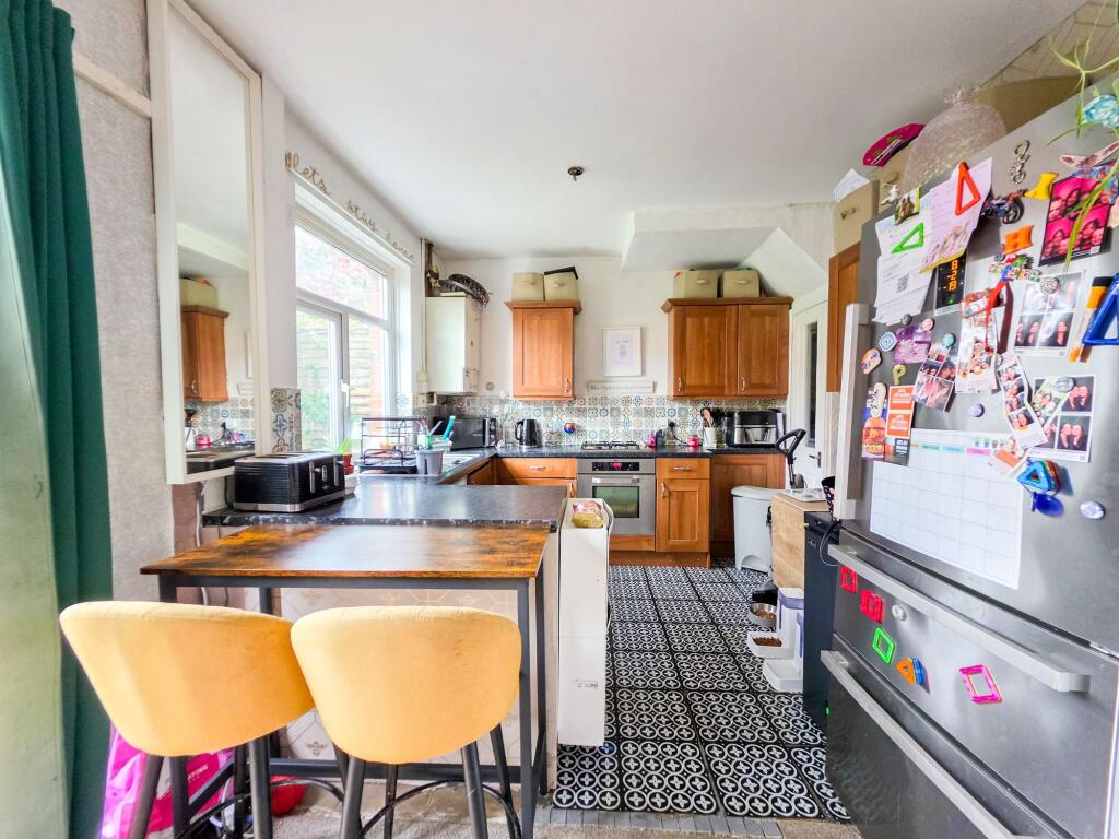 Glenboro Avenue, Bury, BL8 photo 3