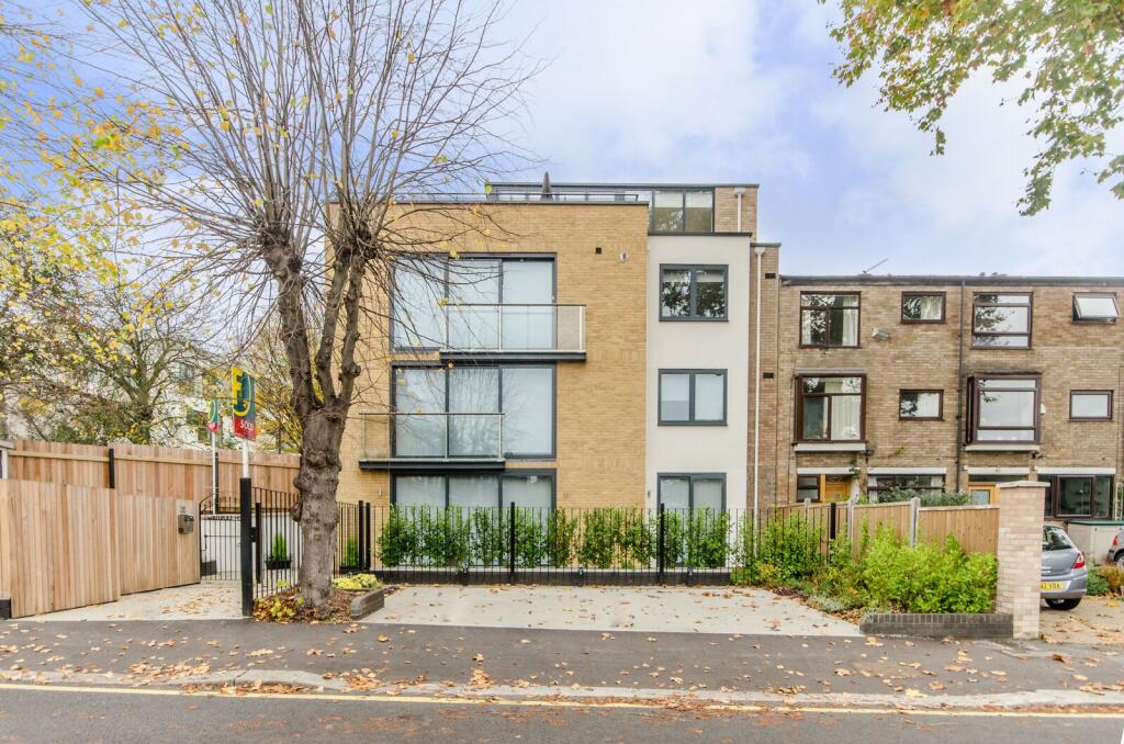 Apartment in London - View 3