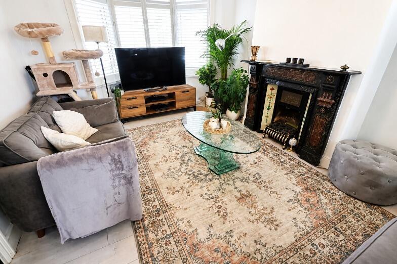 House in London - View 2