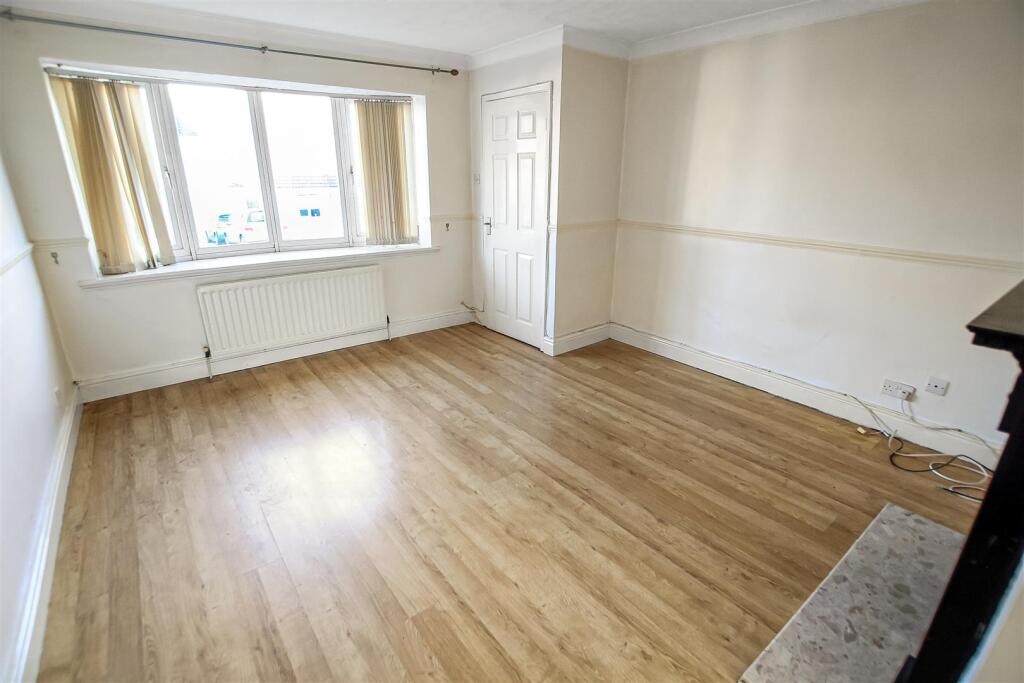 Elwick Avenue, Newton Aycliffe photo 4