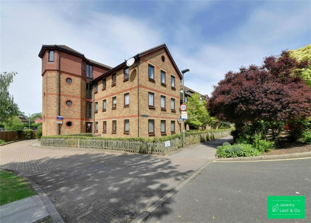 Stokes Court, East Finchley, London - More