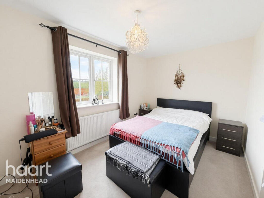 Apartment in Slough - View 4