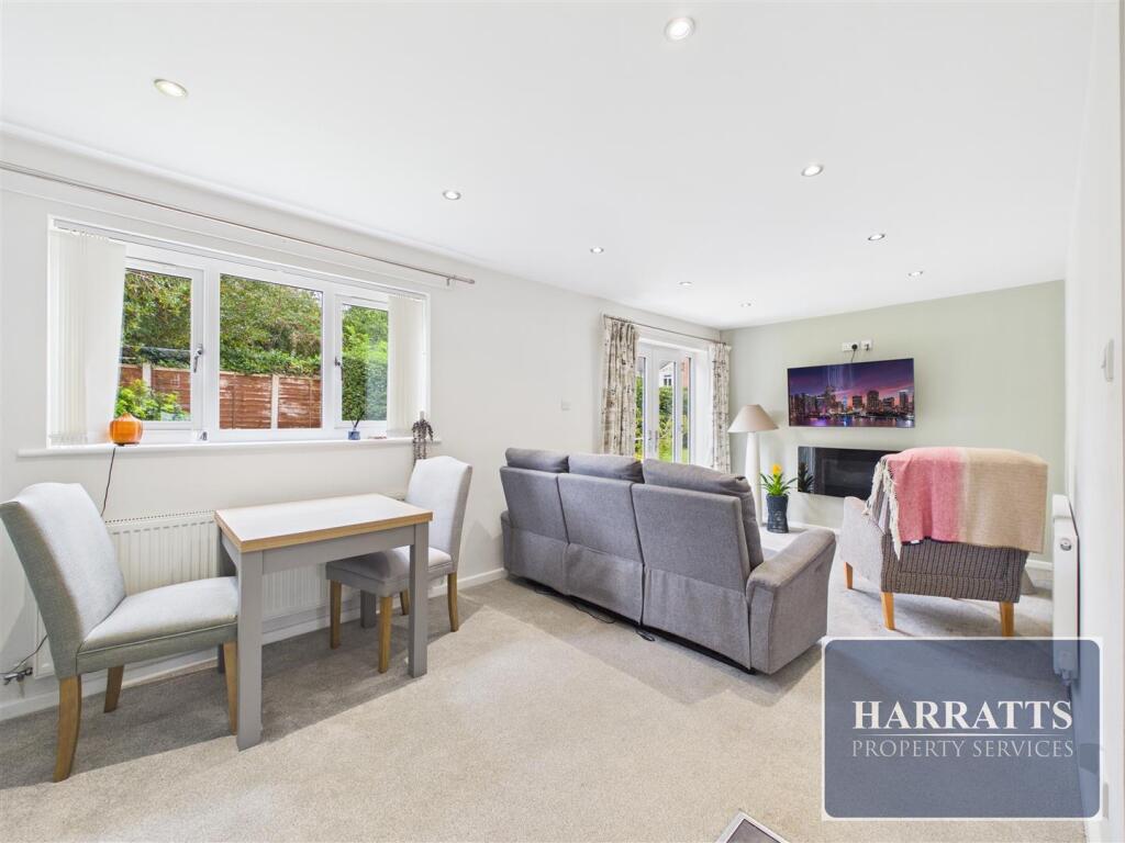 House in Stockport, Heaviley, Cale Green - More