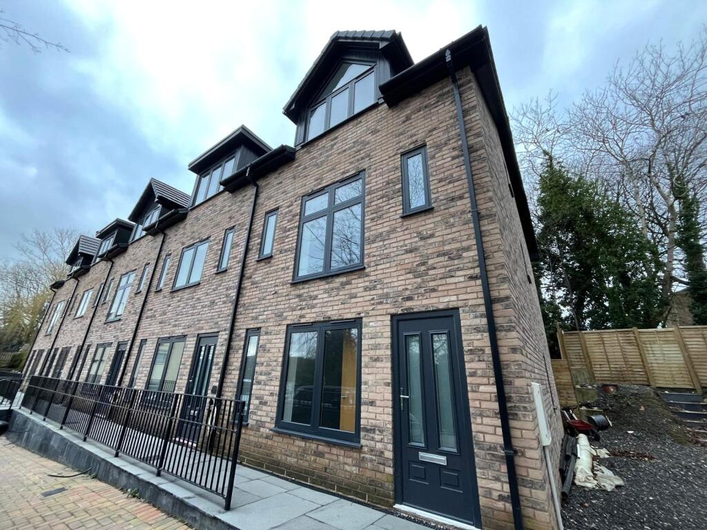 Main image of property: 113 London Road, Macclesfield, Cheshire East, SK11