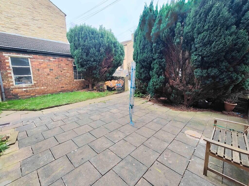 55 Lightcliffe Road, Brighouse, HD6 2DJ photo 3