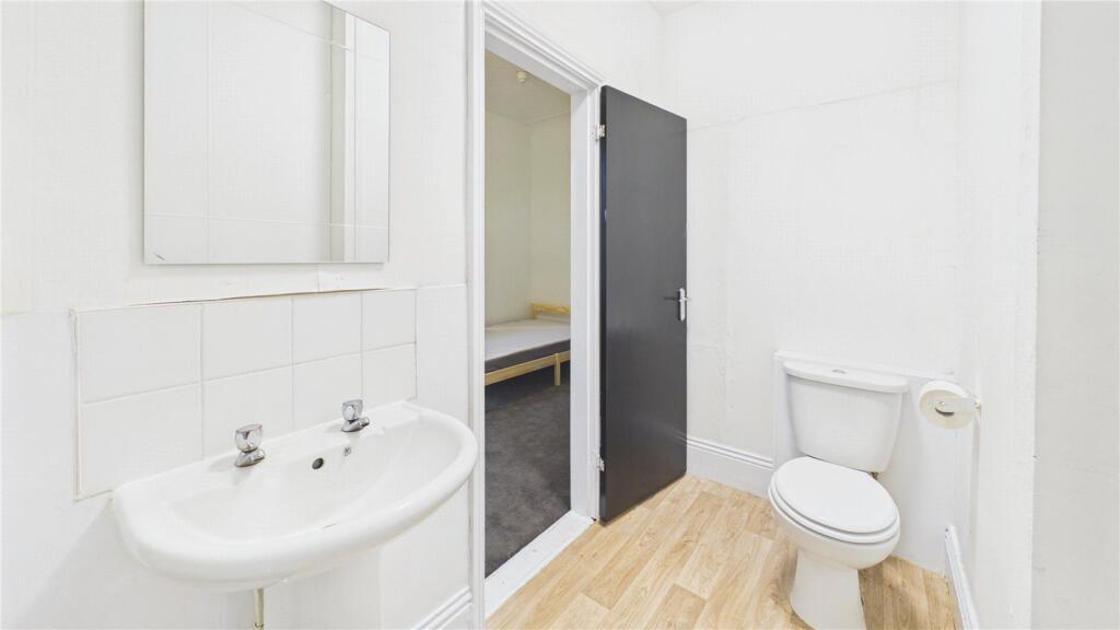 Apartment in Middlesbrough - View 3
