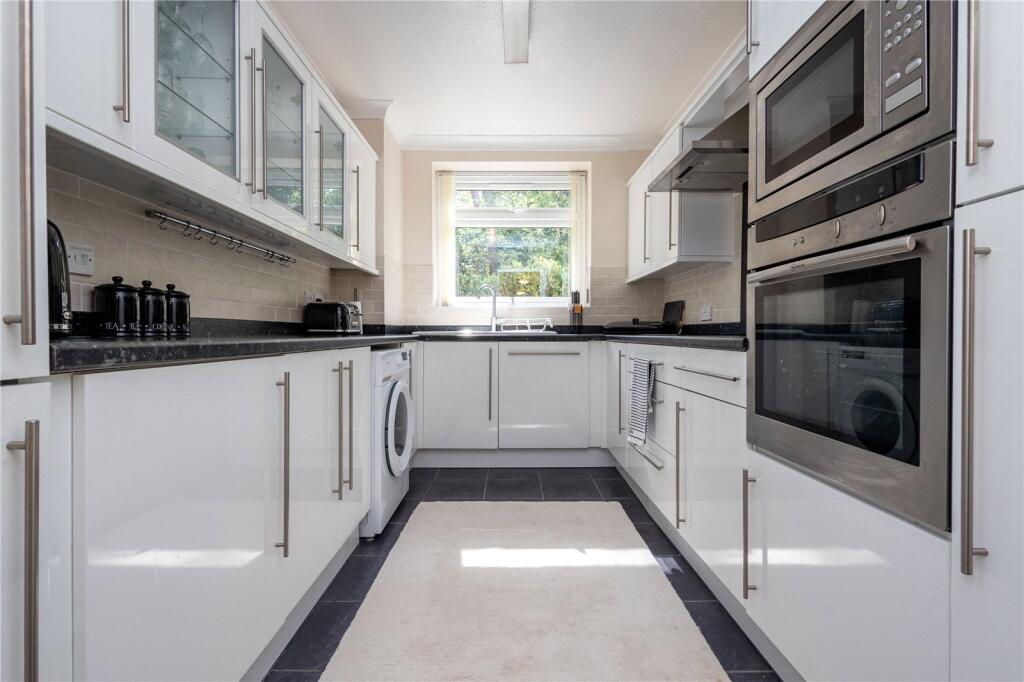 Apartment in Bournemouth - View 2