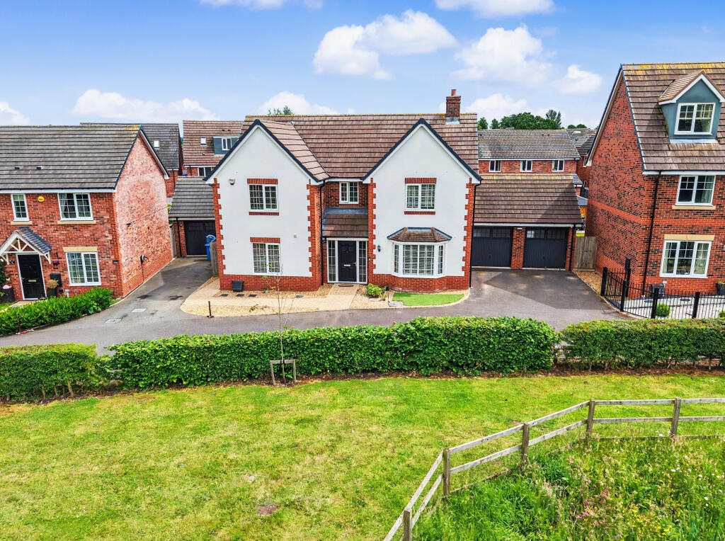 4-bed detached on Brereton Close, Codsall, Wolverhampton, WV8, £600,000