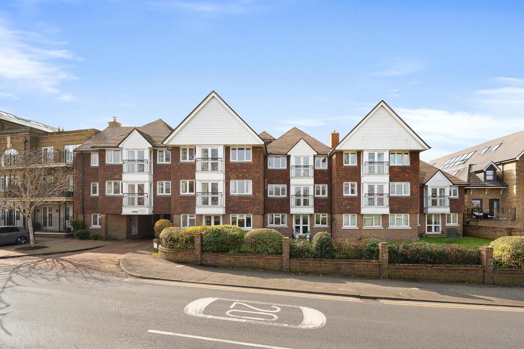 2-bed flat on Pavilion Gardens, Sevenoaks, TN13, £675,000