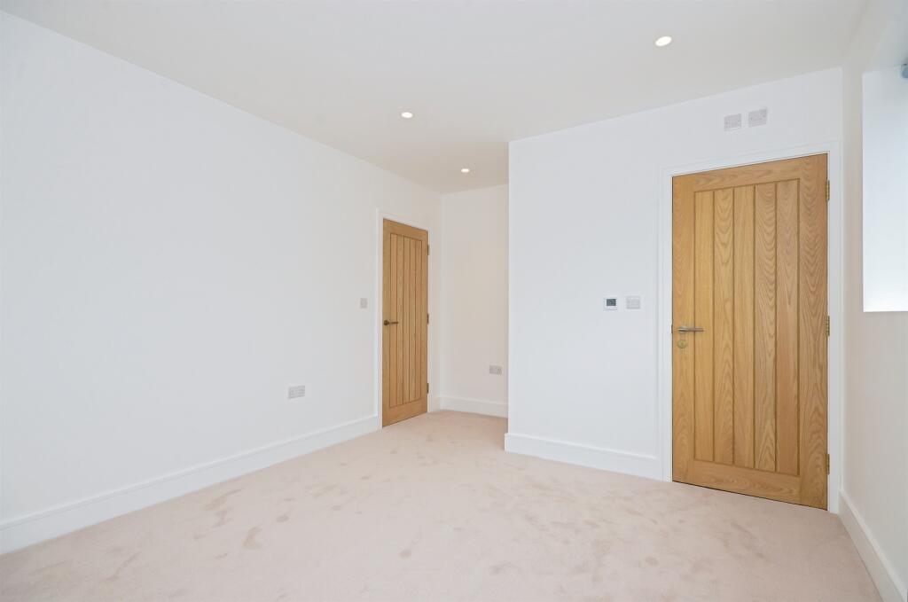 Additional image 15 of Wildwood Avenue, Bricket Wood, St. Albans