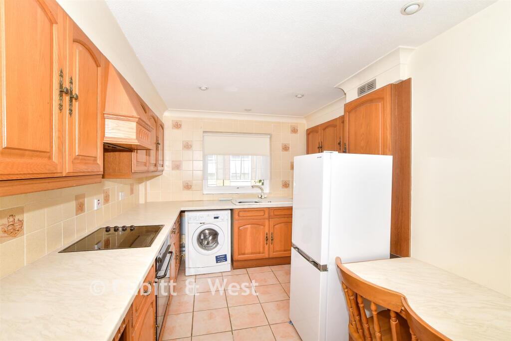 Apartment in Redhill - View 4