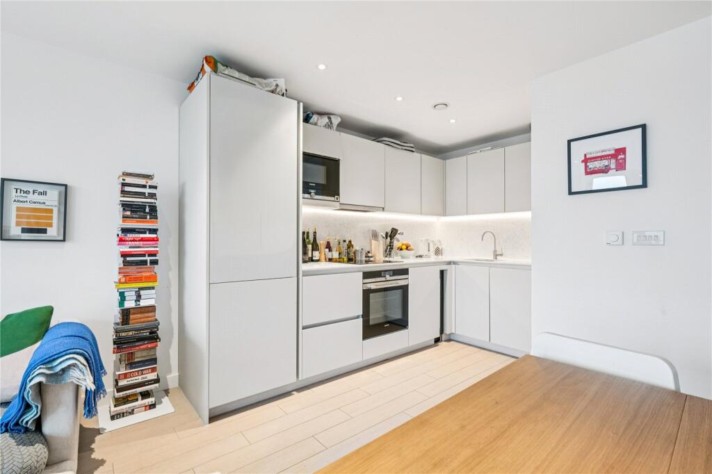 Main image of property: Packington Square, London, N1